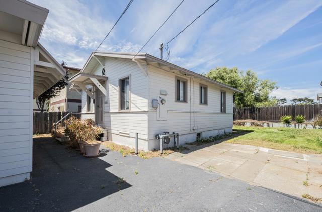 225 Carmel Avenue, Marina CA: https://media.crmls.org/mediaz/95020e5b-223e-4fba-b1de-b2410c2b3d1f.jpg