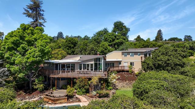 415 Golden Oak Drive, Portola Valley CA: https://media.crmls.org/mediaz/9502465b-0a97-4c1d-ac7b-af6475f349ac.jpg