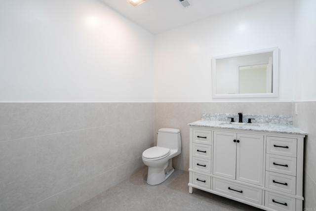 119 Nueva Ave, San Francisco CA: https://media.crmls.org/mediaz/95025a04-5d57-46a9-a3e8-d66a1efa652f.jpg
