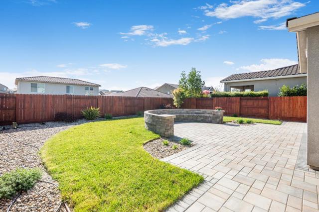 1551 Lily Court, Hollister CA: https://media.crmls.org/mediaz/9502fbed-c528-413d-9975-341fdfd003c2.jpg