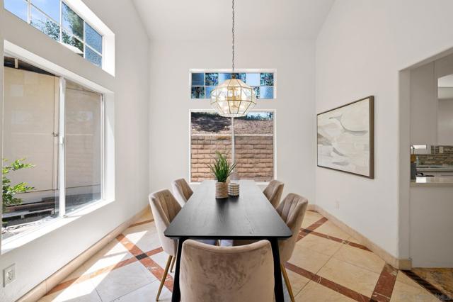1669 Lisbon Pl, Escondido CA: https://media.crmls.org/mediaz/950336fd-8b94-4042-8b4c-63c5dde4745b.jpg