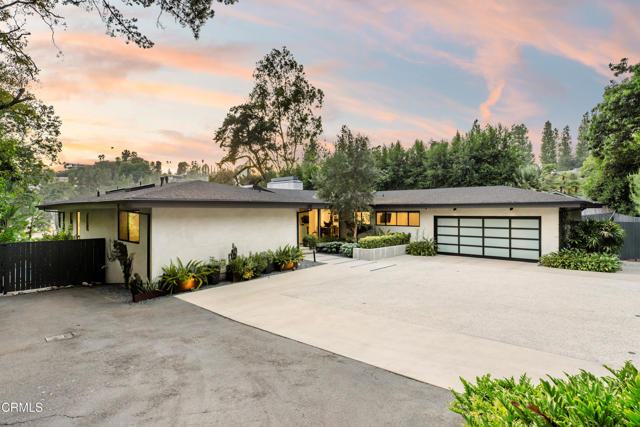 1240 Chateau Road, Pasadena CA: https://media.crmls.org/mediaz/9503443d-d4e4-42b8-80be-6c3799e8a7a7.jpg