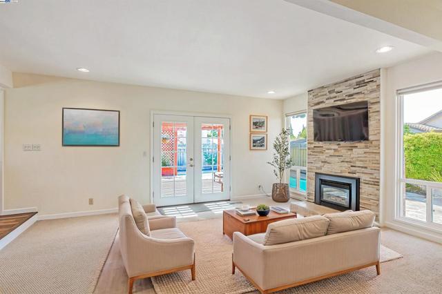 3335 Cornish Ct, Fremont CA: https://media.crmls.org/mediaz/950409e6-886a-4b5d-a75b-086539d874da.jpg