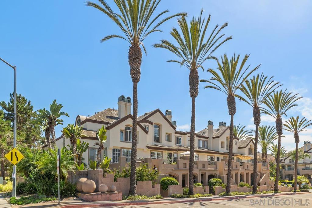 12602 Carmel Country