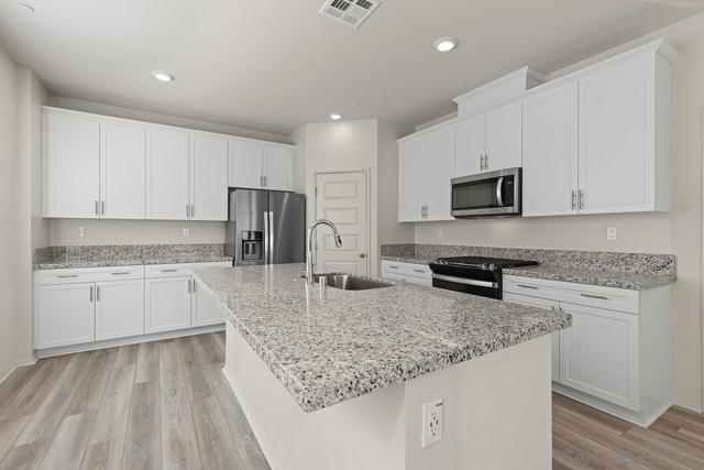 Image 13 of 40 For 40486 Melrose Dr