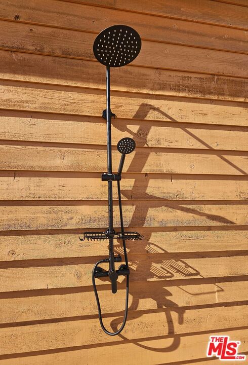 3838 Indian Cove Road,  CA: https://media.crmls.org/mediaz/95068569-aab9-46cd-83d4-eb8f486940e4.jpg