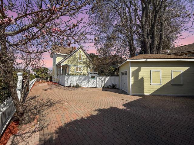 398 W San Fernando, San Jose CA: https://media.crmls.org/mediaz/95069412-ed51-4506-a33e-338ed966a1b0.jpg