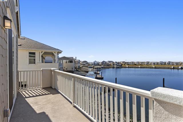 16 Grey Whale Place, Bethel Island CA: https://media.crmls.org/mediaz/95071720-1c7f-469b-88df-592d9aecca7d.jpg