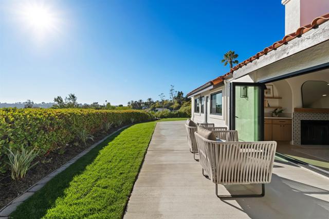 1170 Rancho Encinitas Dr, Encinitas CA: https://media.crmls.org/mediaz/95084460-96bc-4120-98d1-d05abe6ac57d.jpg