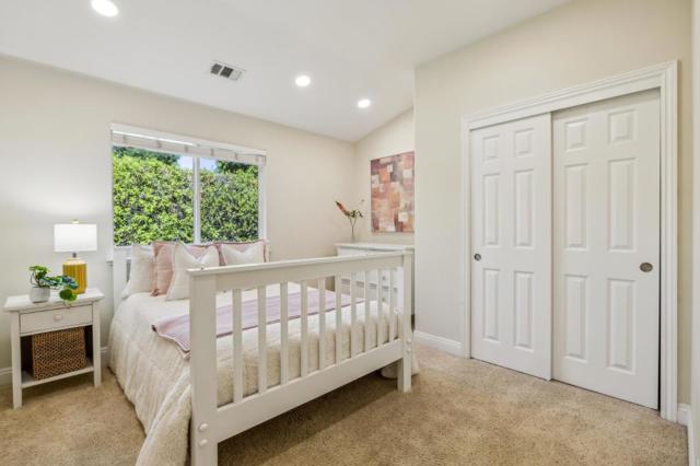 2031 Farndon Avenue, Los Altos CA: https://media.crmls.org/mediaz/9508cf94-e6fd-491a-8b66-05a122f25e76.jpg