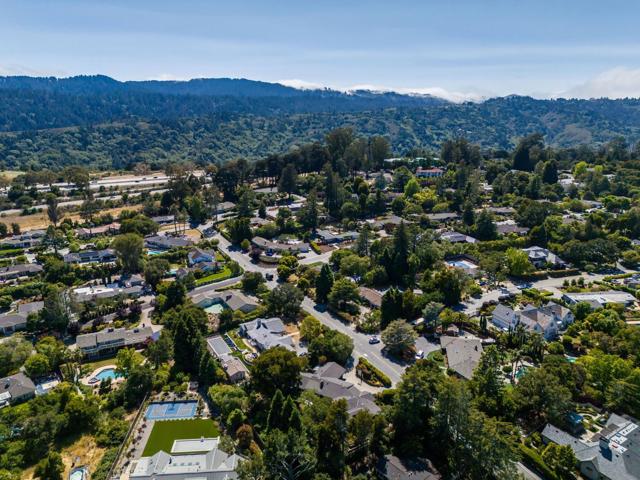 3795 Ralston Avenue, Hillsborough CA: https://media.crmls.org/mediaz/9509152a-e54e-44ee-af73-d74b76a40128.jpg