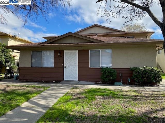 2209 Peppertree Way #1