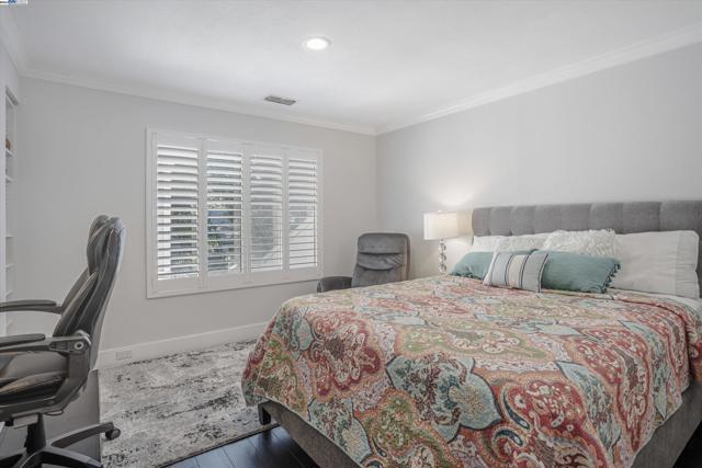 Image 14 of 56 For 314 Elmhurst Cir