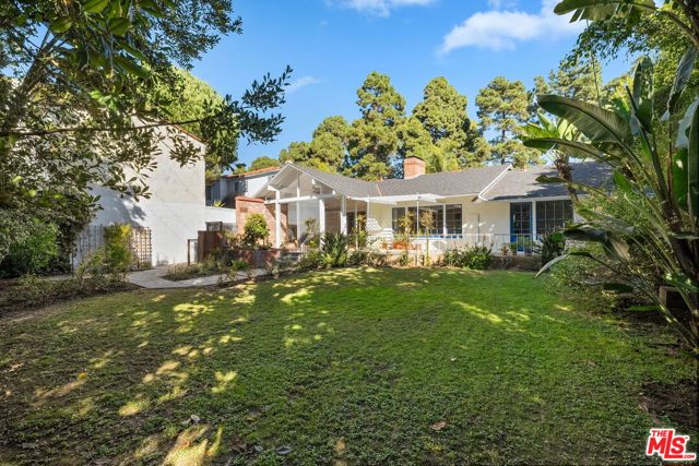 440 24th Street, Santa Monica CA: https://media.crmls.org/mediaz/9509d9f1-4c06-4dc4-8d1f-155606b2c8cd.jpg