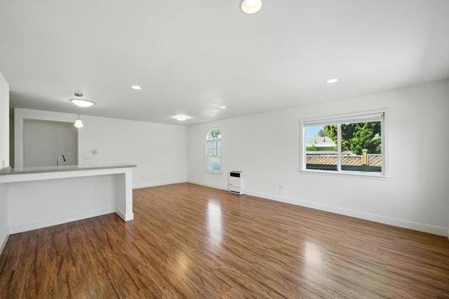 2950 Union Avenue, Hayward CA: https://media.crmls.org/mediaz/950a4244-eb1c-48eb-bd3f-ab7aef56eff7.jpg