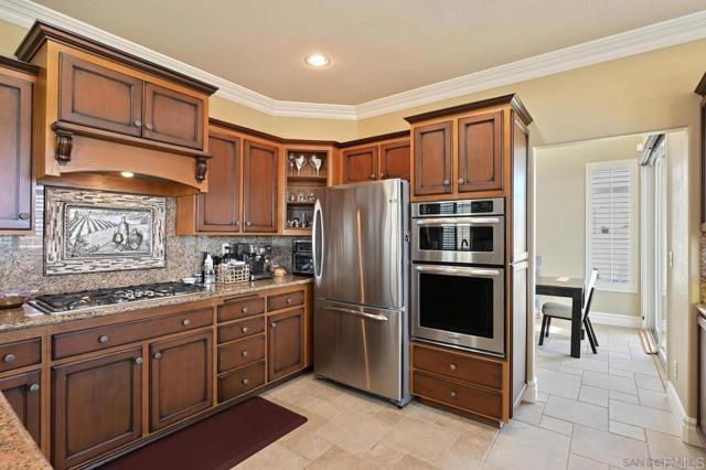 Detail Gallery Image 8 of 35 For 1035 Park Meadows Rd, Chula Vista,  CA 91915 - 3 Beds | 2/1 Baths