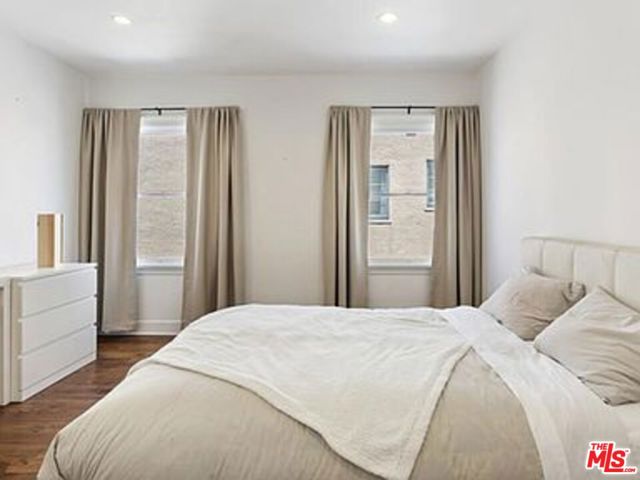 840 S Curson Avenue, Los Angeles CA: https://media.crmls.org/mediaz/950ab337-d9ef-4aff-b91f-99cb7016c439.jpg