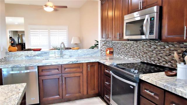 72346 Sommerset Drive, Palm Desert CA: https://media.crmls.org/mediaz/950b666f-4f81-4188-82a9-3d947af41e06.jpg