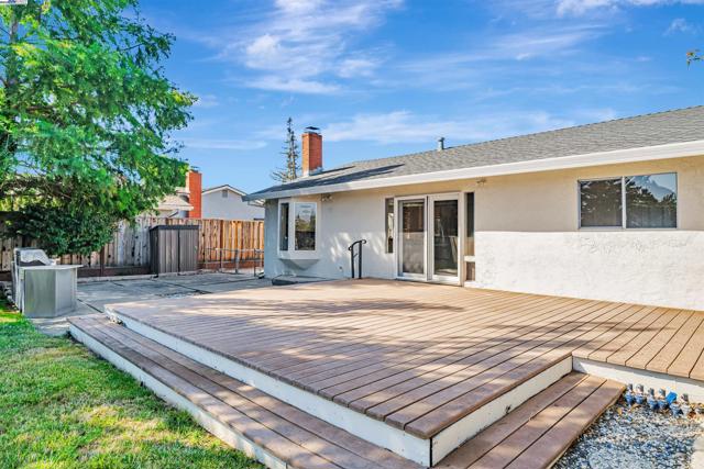 9694 Ashby way, San Ramon CA: https://media.crmls.org/mediaz/950ba3d7-f4dc-4f87-98d4-2ed6b92e51dc.jpg