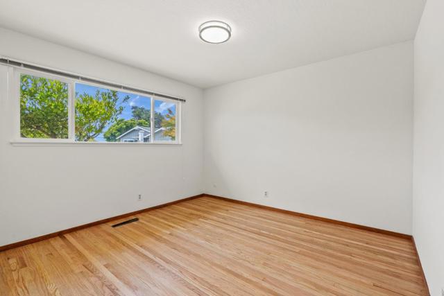 150 Sir Francis Court, Capitola CA: https://media.crmls.org/mediaz/950c0787-c891-40b3-8cd2-8fd3e5d6c3b6.jpg