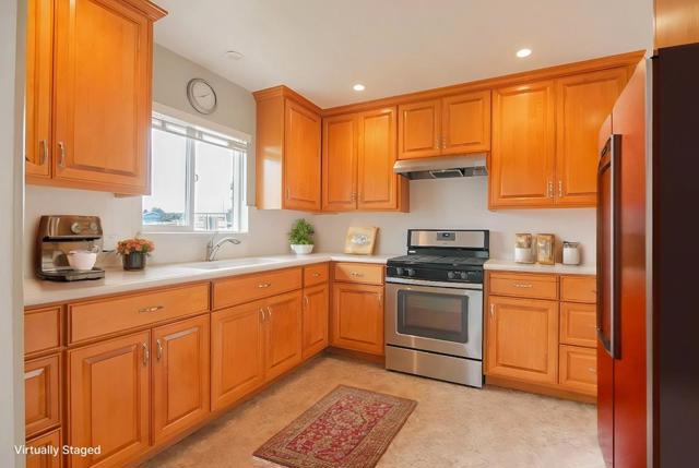 90 Beverly Drive, Watsonville CA: https://media.crmls.org/mediaz/950c46db-21e1-4df0-86d2-760fad480085.jpg