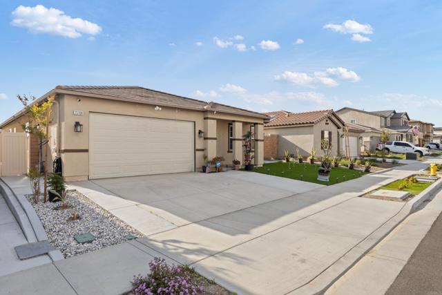 25709 Buckeye Meadow Lane, Homeland CA: https://media.crmls.org/mediaz/950f7a48-e723-4596-85f9-d6ef99d36fbe.jpg