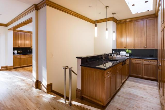 188 Fair Oaks Lane, Atherton CA: https://media.crmls.org/mediaz/95101861-48ba-44ab-923a-073a1b4def78.jpg