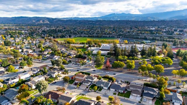 668 Potomac Court, San Jose CA: https://media.crmls.org/mediaz/95105ae3-7b20-452f-b263-f97e21929b83.jpg