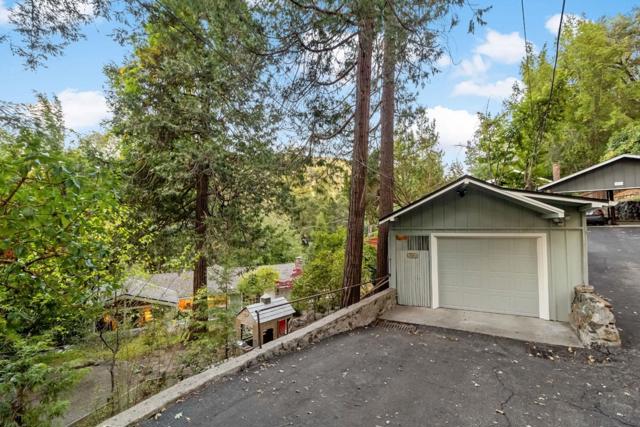 1019 Los Trancos Road, Portola Valley CA: https://media.crmls.org/mediaz/9510878e-fbc8-437d-b66a-9a79a0c87ccc.jpg