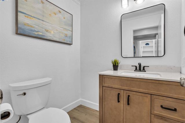 20340 Forest Ave, Castro Valley CA: https://media.crmls.org/mediaz/95110c08-2d02-45d8-977e-71af337780c9.jpg