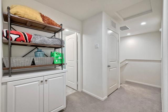 2211 Solara Lane, Vista CA: https://media.crmls.org/mediaz/9511a66f-c82b-411c-9c6d-348cd0b823df.jpg