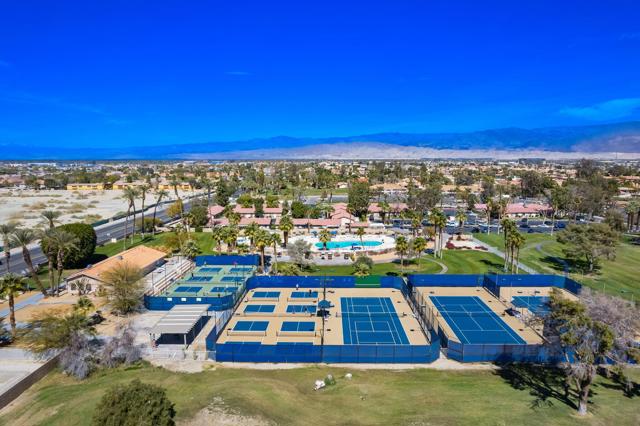 A club house pickleball