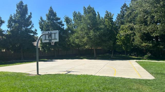 3530 Carlsbad Court, Pleasanton CA: https://media.crmls.org/mediaz/9511edcb-49ef-41ea-a1b4-ae0040d13ed0.jpg