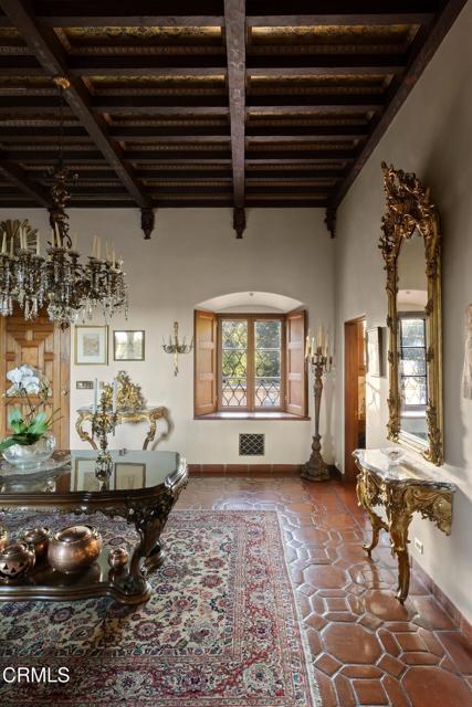 Detail Gallery Image 15 of 39 For 262 S San Rafael Ave, Pasadena,  CA 91105 - 6 Beds | 5/6 Baths