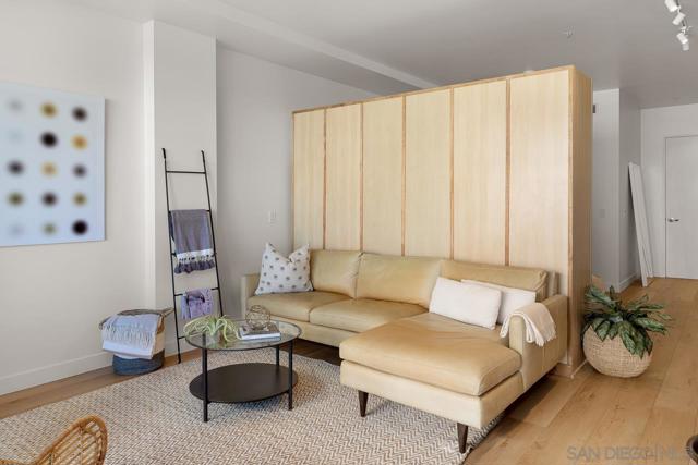 350 W Ash St, San Diego CA: https://media.crmls.org/mediaz/9512efdf-5556-4b5a-9352-a0fd880f3c71.jpg