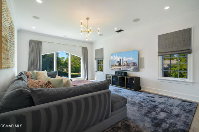 2160 Marshbrook Road, Thousand Oaks CA: https://media.crmls.org/mediaz/9512fd57-68c0-484c-81d8-613b45beefd1.jpg
