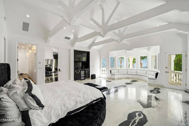 25665 Mulholland Highway, Calabasas CA: https://media.crmls.org/mediaz/95136ff7-dea2-4dd7-8c6c-8c8111e99ae0.jpg