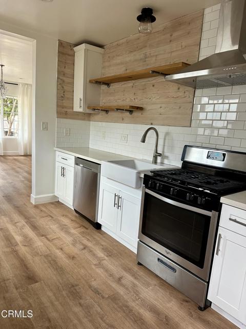 401 Del Norte Street, Los Angeles CA: https://media.crmls.org/mediaz/9513b03a-239b-4225-bc87-7576ef30885f.jpg