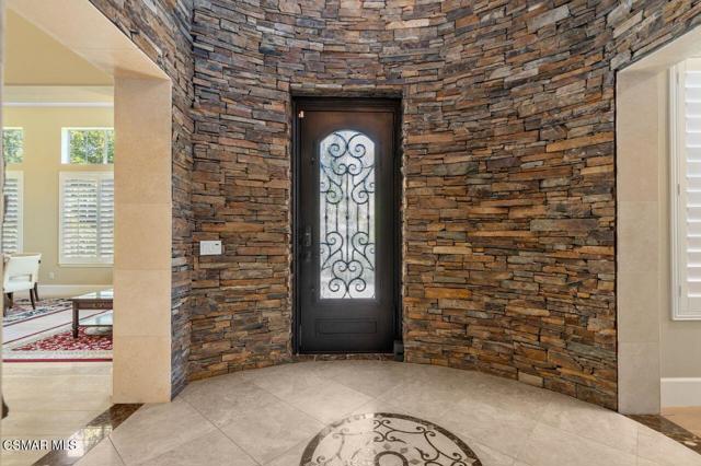 2427 Springbrook Street, Thousand Oaks CA: https://media.crmls.org/mediaz/9513c49f-af67-446d-9eae-de0052e75906.jpg