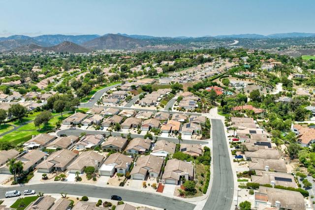 13356 Corte De Comares, San Diego CA: https://media.crmls.org/mediaz/951478fe-5b1f-4620-9d72-2b5cea798710.jpg