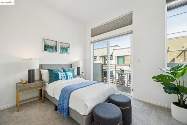 2823 Cathwood Ln, Alameda CA: https://media.crmls.org/mediaz/9514a88a-6d6f-438d-99ef-fb6a63418caf.jpg
