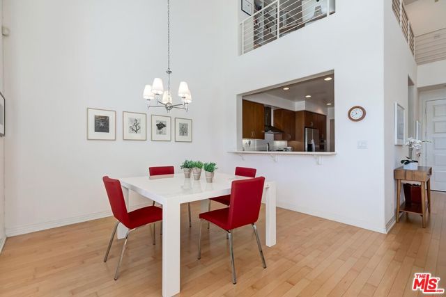 7100 Playa Vista Drive, Playa Vista CA: https://media.crmls.org/mediaz/9514f6a2-afd5-42b9-bfad-327f253db9b1.jpg