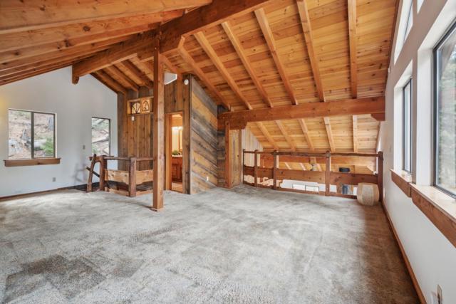 2120 Pack Trail, Mount Shasta CA: https://media.crmls.org/mediaz/9515672d-941c-45f5-914a-f5913330b72c.jpg