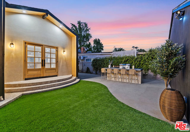 14742 Weddington Street, Sherman Oaks CA: https://media.crmls.org/mediaz/95157e0e-de71-49f2-bd68-2c64c9f039a4.jpg