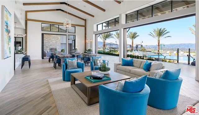 18113 Tableau Way, Santa Clarita CA: https://media.crmls.org/mediaz/951593be-b2f5-43b5-af78-fee9fc2520de.jpg