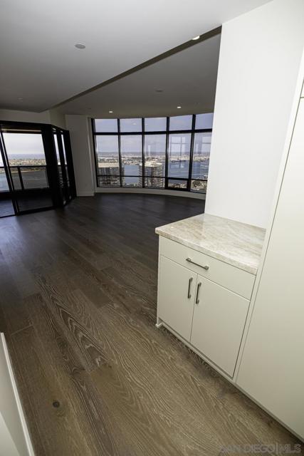 100 Harbor Drive, San Diego CA: https://media.crmls.org/mediaz/951648ec-492c-4a52-bb1e-fa994cf8d40d.jpg