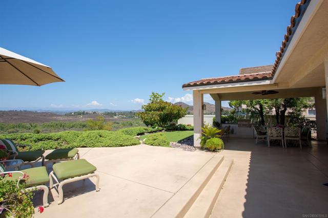 11464 Alborada, San Diego CA: https://media.crmls.org/mediaz/95165a54-4be1-46e3-b603-e35169da9c02.jpg