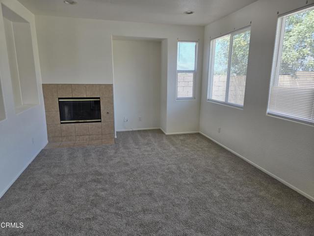 Detail Gallery Image 6 of 16 For 2301 E Newgrove St, Lancaster,  CA 93535 - 5 Beds | 3 Baths