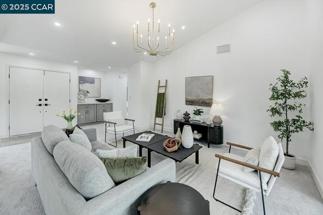 2175 Cactus Ct, Walnut Creek CA: https://media.crmls.org/mediaz/95175b44-8b11-4d58-a2f2-9c1384377700.jpg