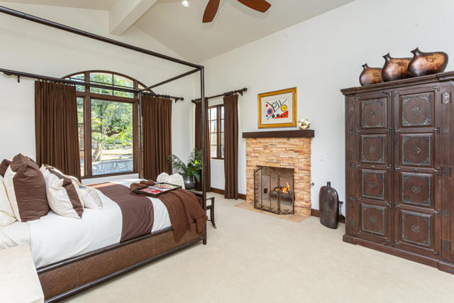 Image 17 of 41 For 78431 Deacon Drive